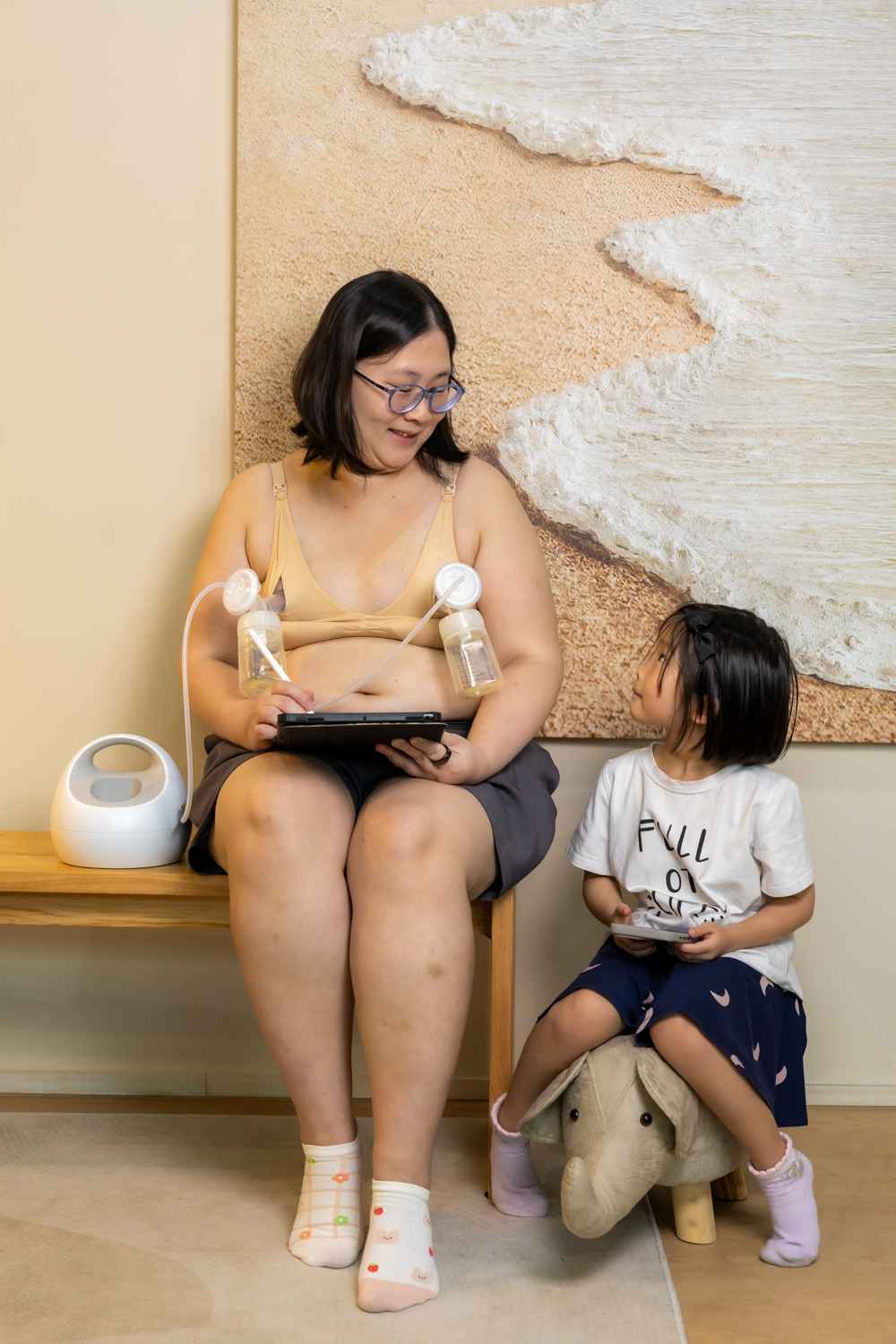(Buy 1 Get 1 FREE) AnneeMatthew Freedom Hands Free Nursing Pumping Bra *Choose Size & Color At Booth