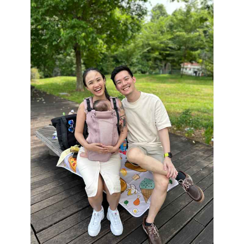 Tiny Bloom Club Bloom 'with Me' Baby Carrier + FREE GIFT